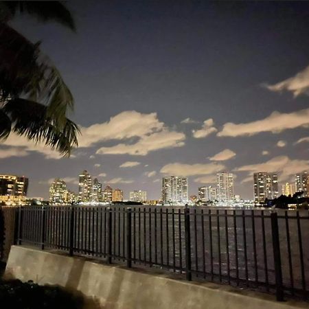 Le Frontenac Βίλα Sunny Isles Beach Εξωτερικό φωτογραφία